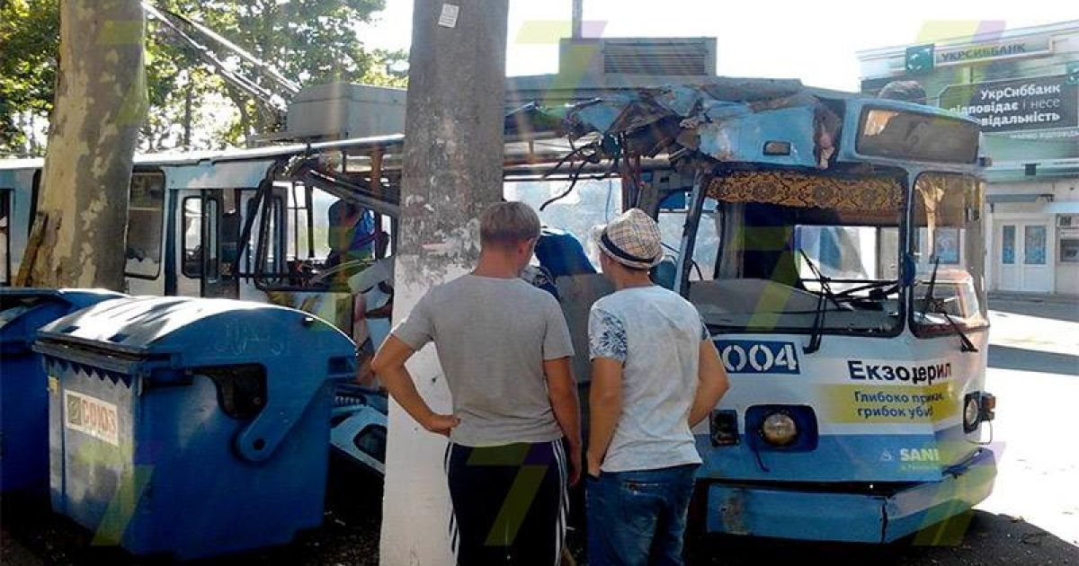 В транспортном средстве пробило колесо / © 7 телеканал