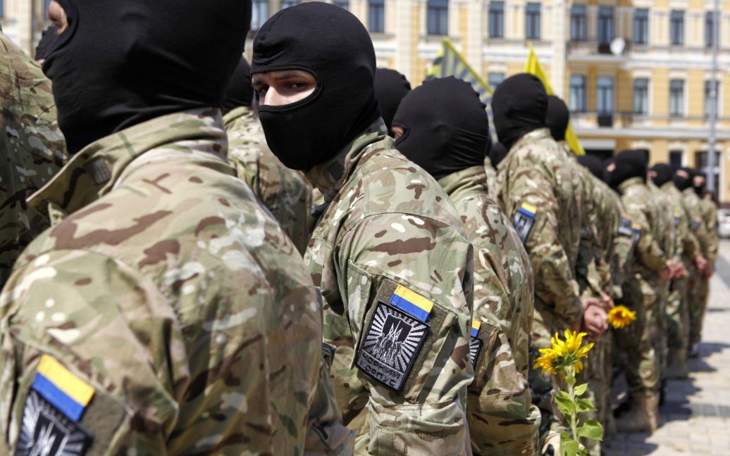 Батальйон "Азов" поповнився новими добровольцями / © Reuters