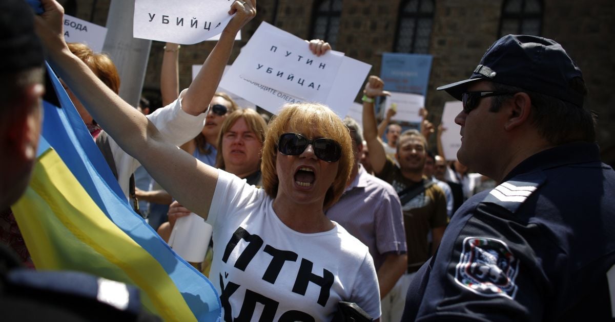 Лаврова "радушно" встретили в Софии