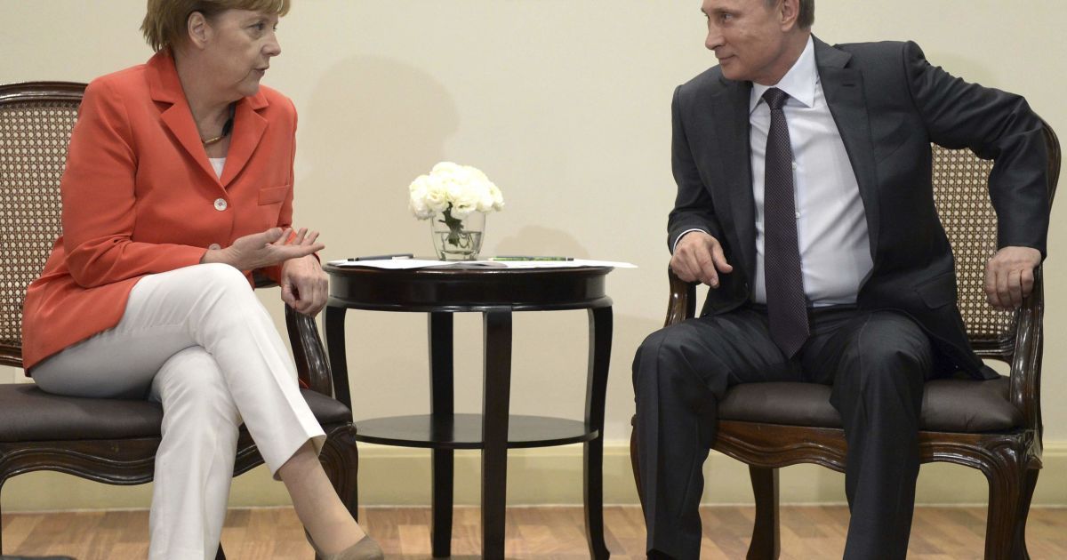СМИ сообщают о тайных договоренностях Меркель и Путина относительно Украины