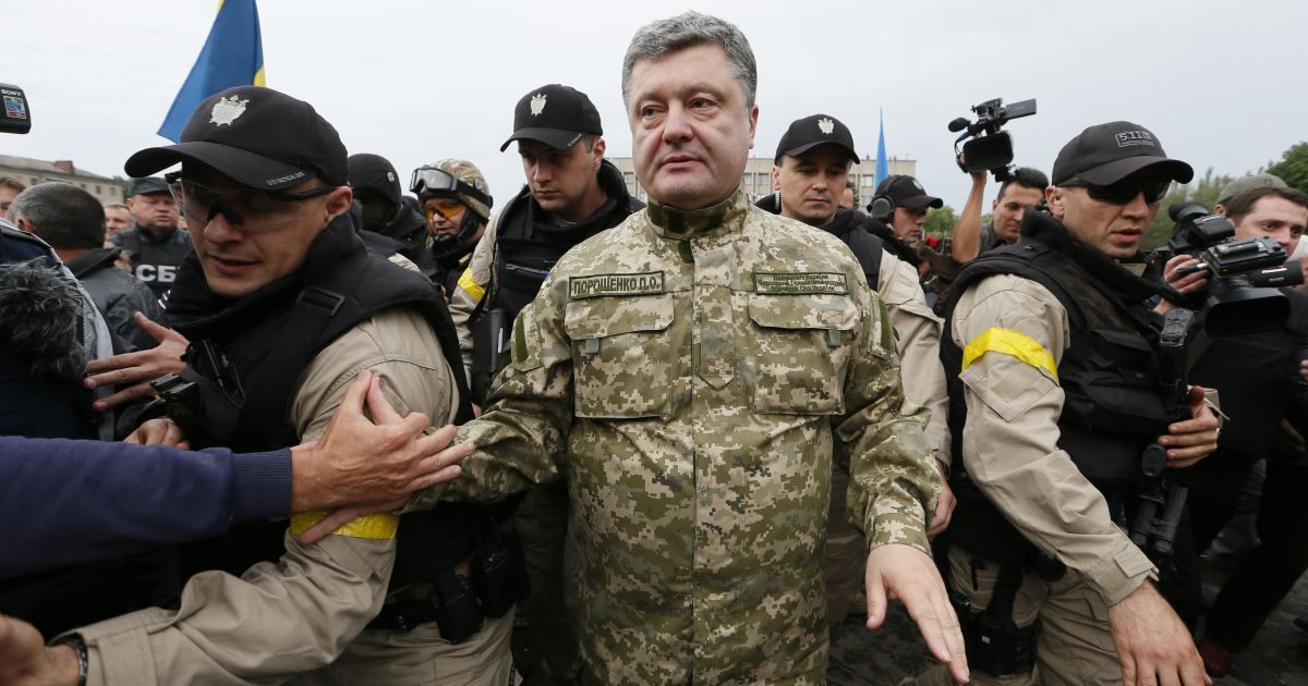 Партия "Солидарность" в рейтинге политических предпочтений "выехала" благодаря Петру Порошенко