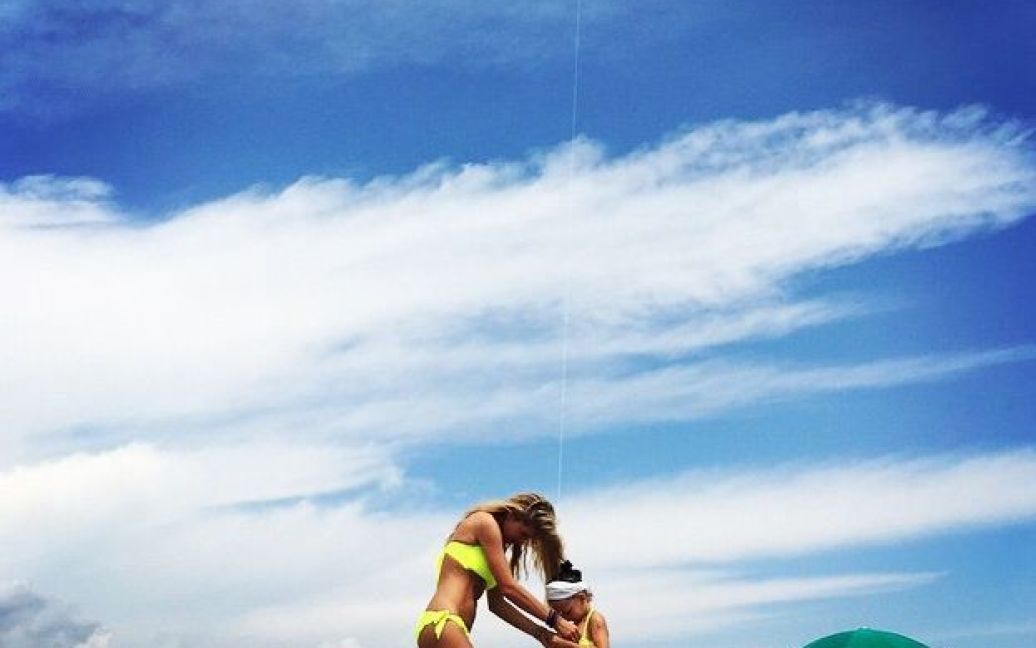 Брежнева с дочерьми отдыхает в Италии / © instagram.com/ververa
