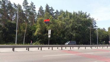 Бойца уверяют, что они находятся там исключительно для наблюдения / © ТСН.ua