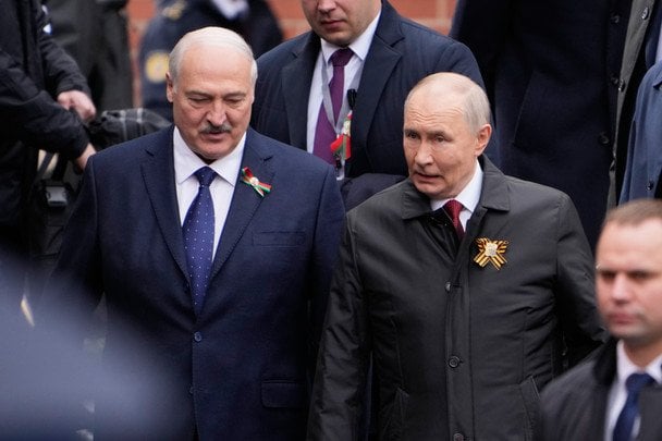 Лукашенко приїхав підтримати свого давнього товариша / © Associated Press