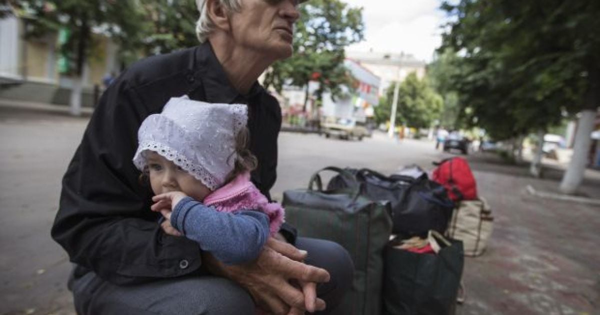 Дітей оглянули педіатр, хірург і лор