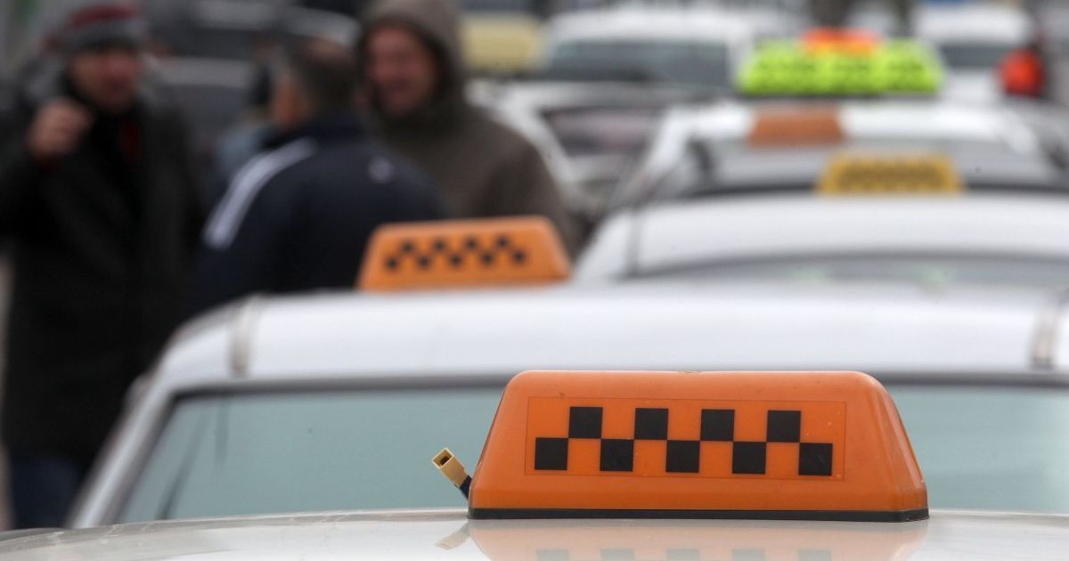 "До Берлина дешевле, чем до левого берега": киевлян разозлили цены на такси