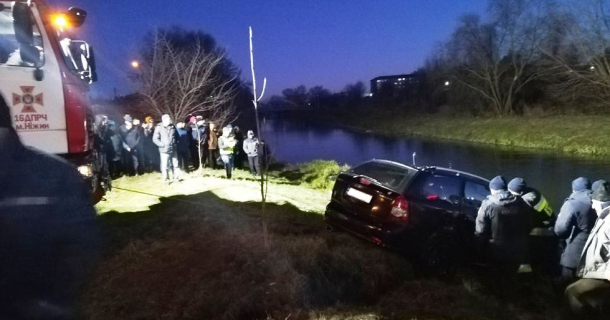 у ніжині втопилось авто_6 / © Управління ДСНС у Чернігівській області
