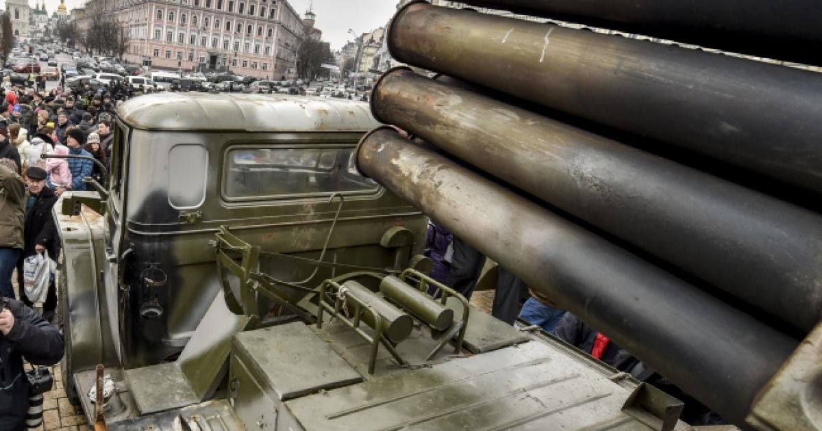 На Михайловской площади выставили "трофейную" российскую военную технику и оружие. / © President.gov.ua