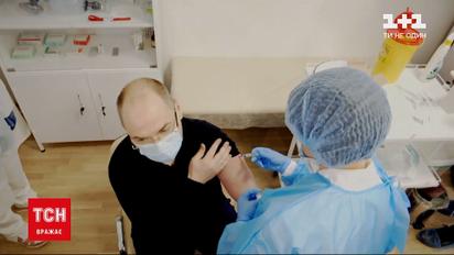 Новини України: Степанов вакцинувався "Covishield"