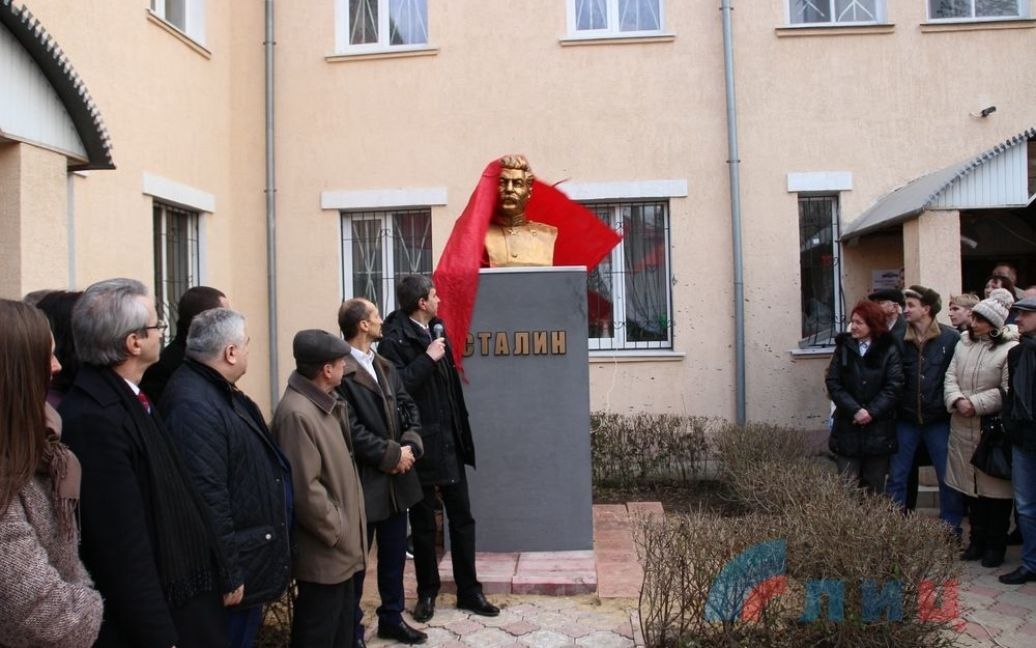 В Луганске установили памятник Сталину / © Луганский информационный центр