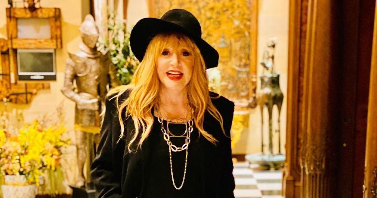 Алла Пугачева без макияжа игриво пригласила мужа на свидание