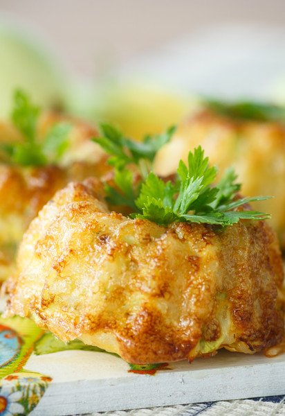 Маффины с кабачками сыром и ветчиной