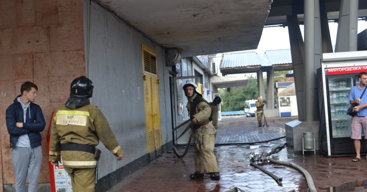 пожежа на автовокзалі_4 / © ГУ ДСНС в Одеській області