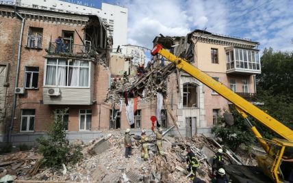 Вибух у Києві: рятувальники заборонили повертатися у квартири жителям будинку в Голосіївському районі