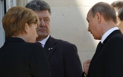 Пользователи соцсетей требуют от Порошенко одеть вышиванку на встречу с Путиным