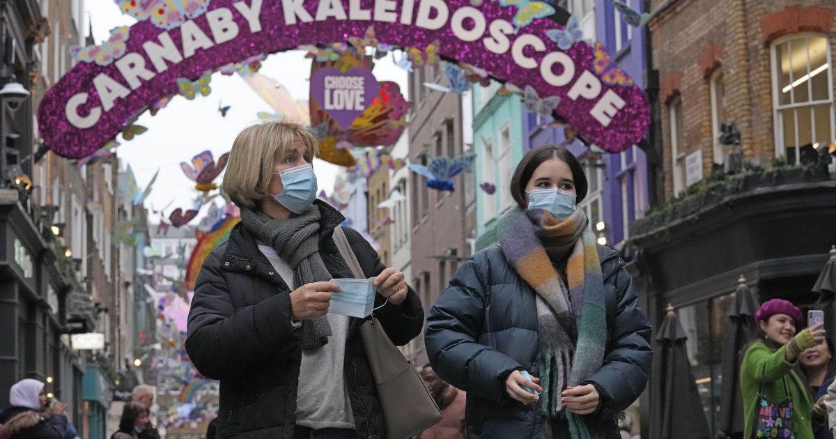 “Омікрон” крокує Європою: кількість інфікованих стрімко зростає