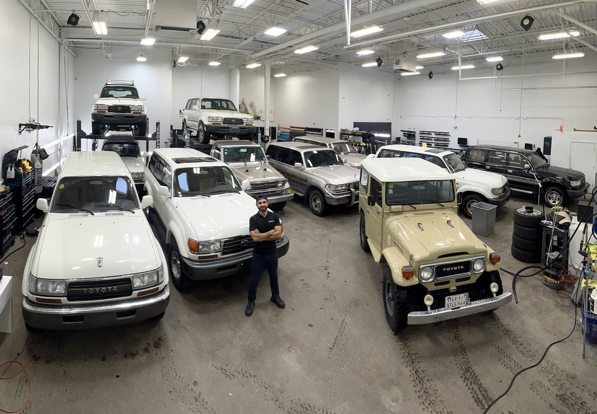 Чоловік зібрав колекцію з 24 Land Cruiser / © roadandtrack.com