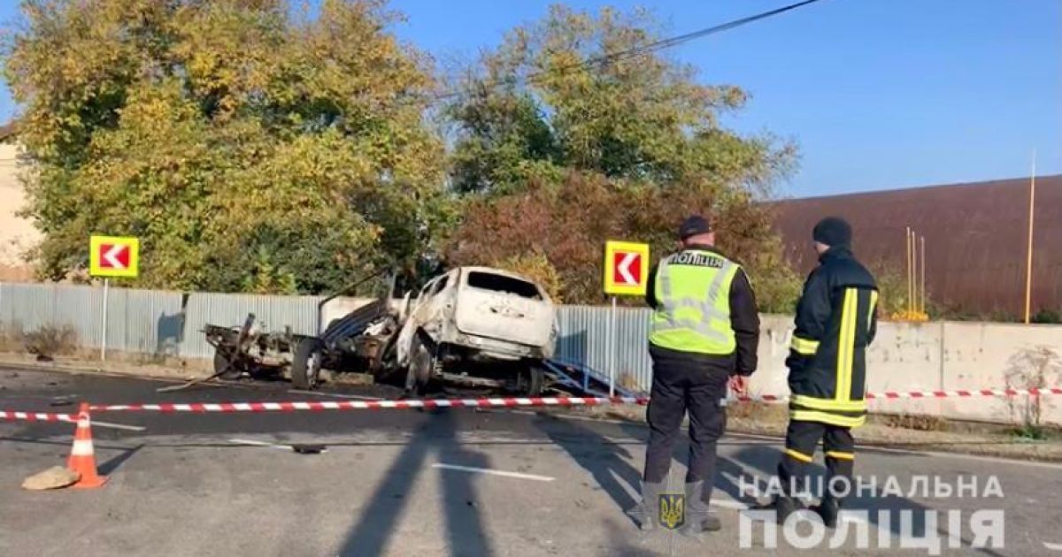 Сгорели заживо: на Закарпатье в жуткой ДТП погибли патрульный военный и двое девушек (фото)