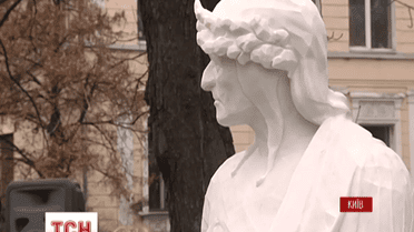 В Киеве открыл памятник итальянскому поэту Данте Алигьери на Владимирской горке