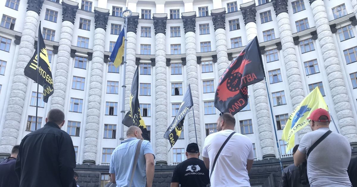 Протест євробляхерів_1 / © Фото Антон Страшко/ТСН
