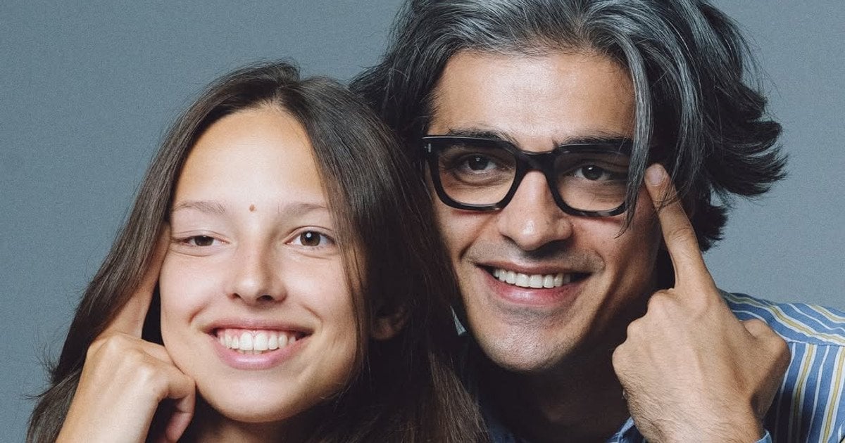 Шампан пискаға құйылады