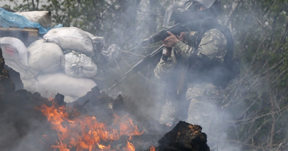 Украинские войска постоянно обстреливаются