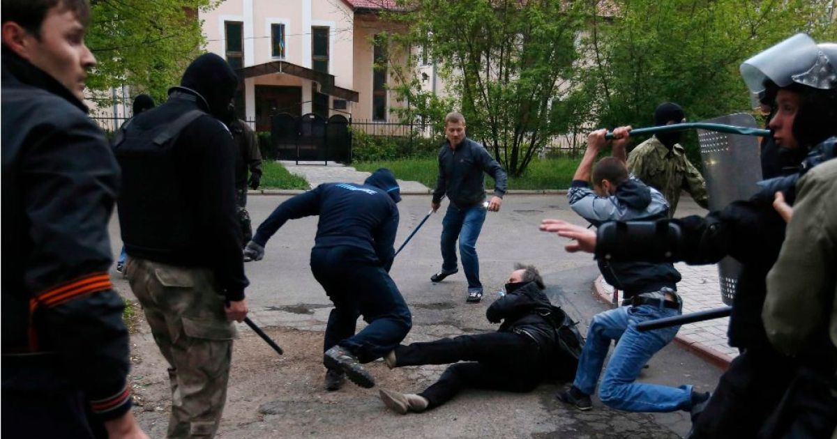 Радикалы избили майдановцев в Донецке / © Reuters