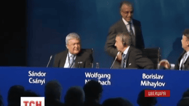 Сегодня в Цюрихе на чрезвычайном конгрессе ФИФА будут выбирать президента