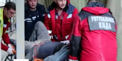Жизни пятерых строителей, пострадавших во время обрушения дома в Киеве, ничего не угрожает