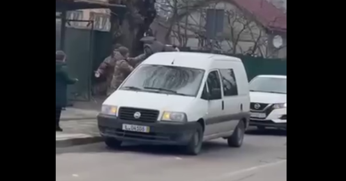 Во Львове военкомы задержали мужчину