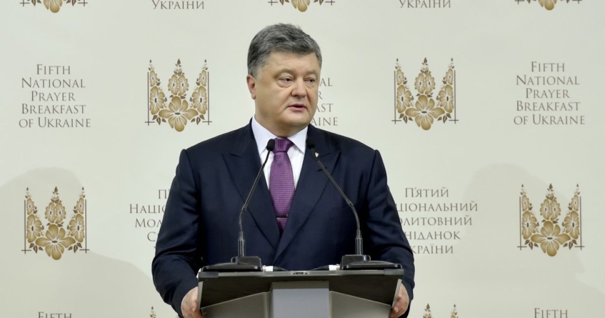 Порошенко отправился в Раду на рассмотрение судейских законов