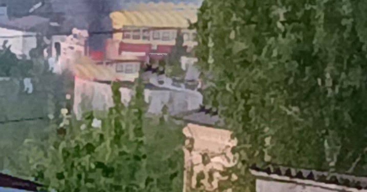 Дрони масовано атакували завод в Орловській області РФ (фото, відео)