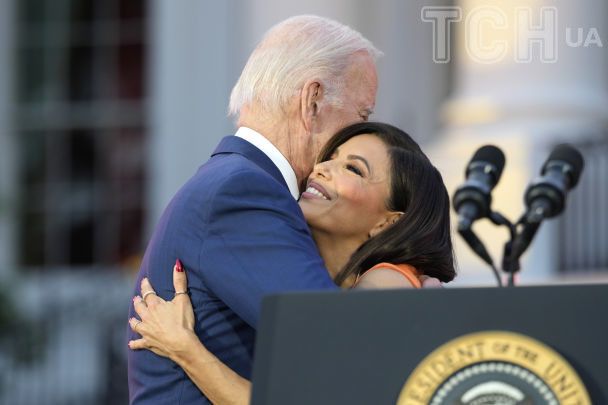 Джо Байден і Єва Лонгорія / © Associated Press