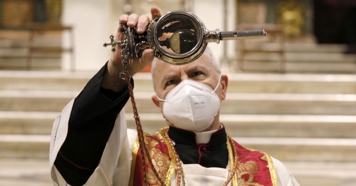 Зловещий знак: в соборе Неаполя не произошло "ежегодное чудо Януария"