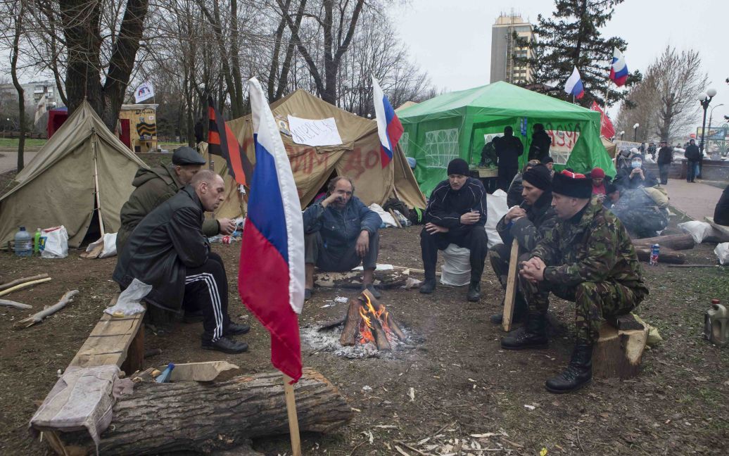 Осада админзданий в Луганске продолжается / © Reuters