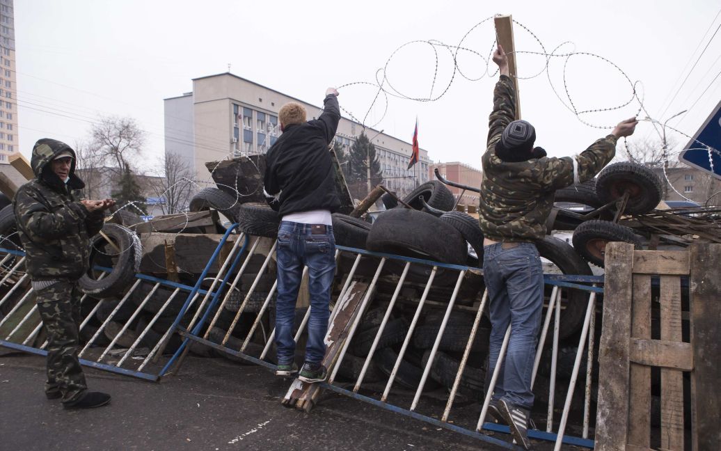 Осада админзданий в Луганске продолжается / © Reuters