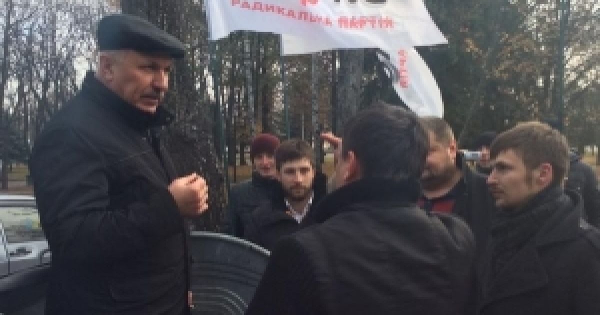 42 тисяч гривень доведеться сплатити активісту меру Конотопа, за те що кинув його у смітник 