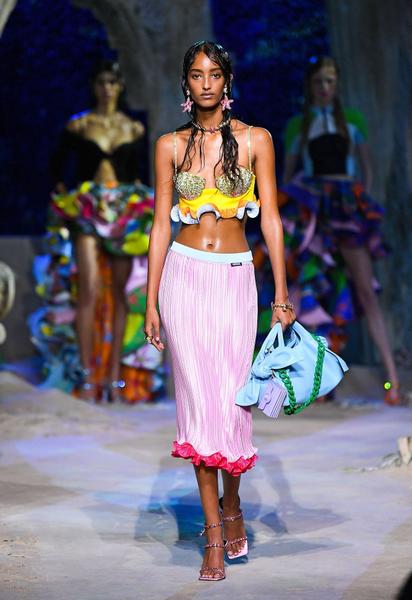 Коллекция Versace трет-а-порте сезона весна-лето 2021 / © East News