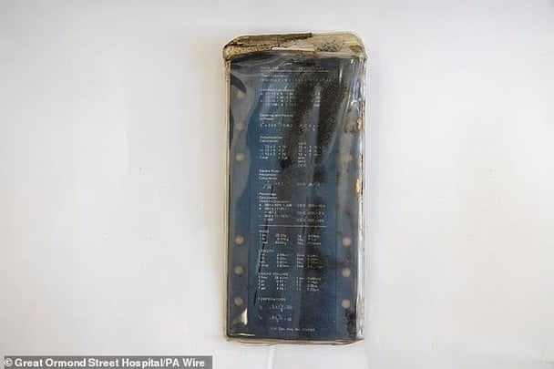 Калькулятор на сонячній енергії, який був поміщений у капсулу часу.  / © РА