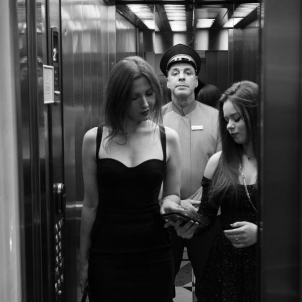 Тилль Линдеманн и Алена Макеева / © instagram.com/alena_makeeva