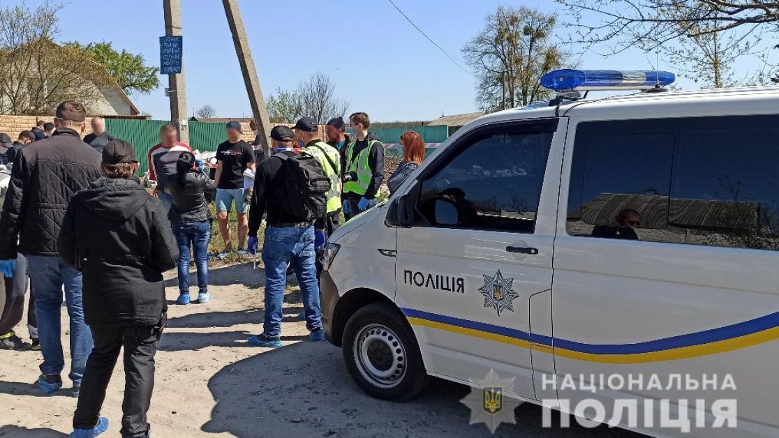 В Минске на улице задержали беременную женщину с бело-красно-белым зонтом. Суд дал огромный штраф