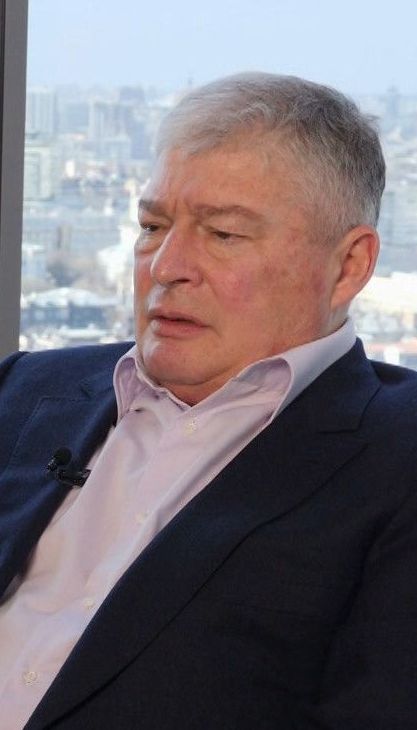 "Работа - первое, друзья - второе, женщины - третье": Евгений Червоненко откровенно о карьере и личной драме