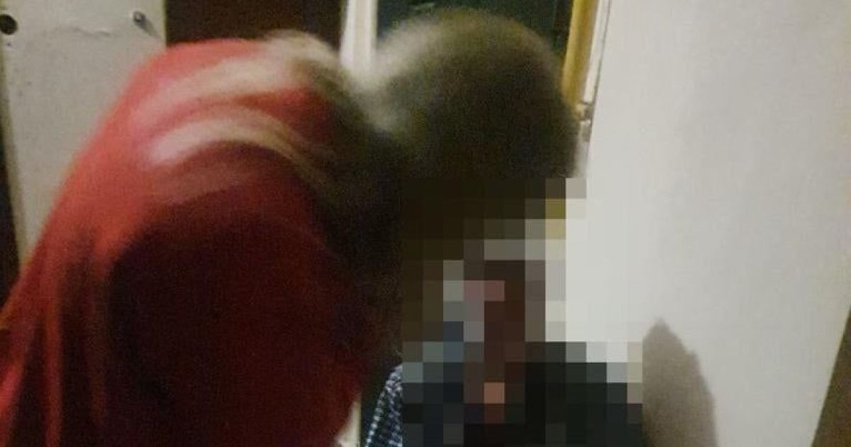 У Києві "соцпрацівниці" напали на потерпілого, застосували сльозогінний газ та намагалися відібрати гроші