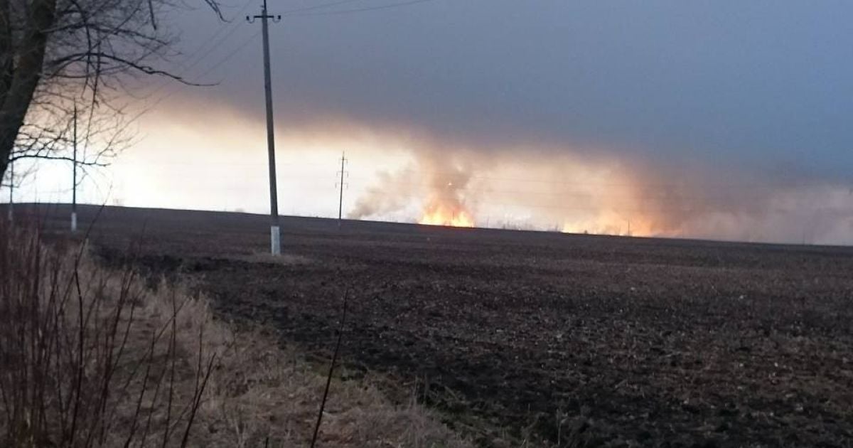 Пожар и взрывы в Балаклее могут длиться неделю - Гройсман