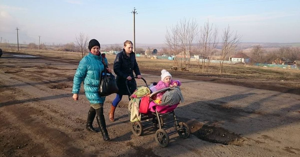 Отключили газ и свет, приостановили движение поездов. Спасатели проводят эвакуцию из Балаклеи