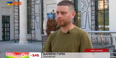 На Речном вокзале Киева реставрируют уникальные панно