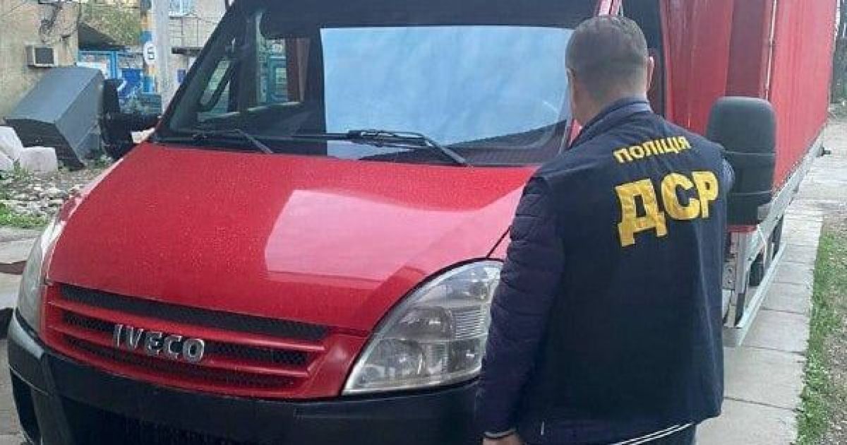 Брав по 6 тисяч доларів з особи: мешканець Чернівців нелегально переправляв чоловіків за кордон