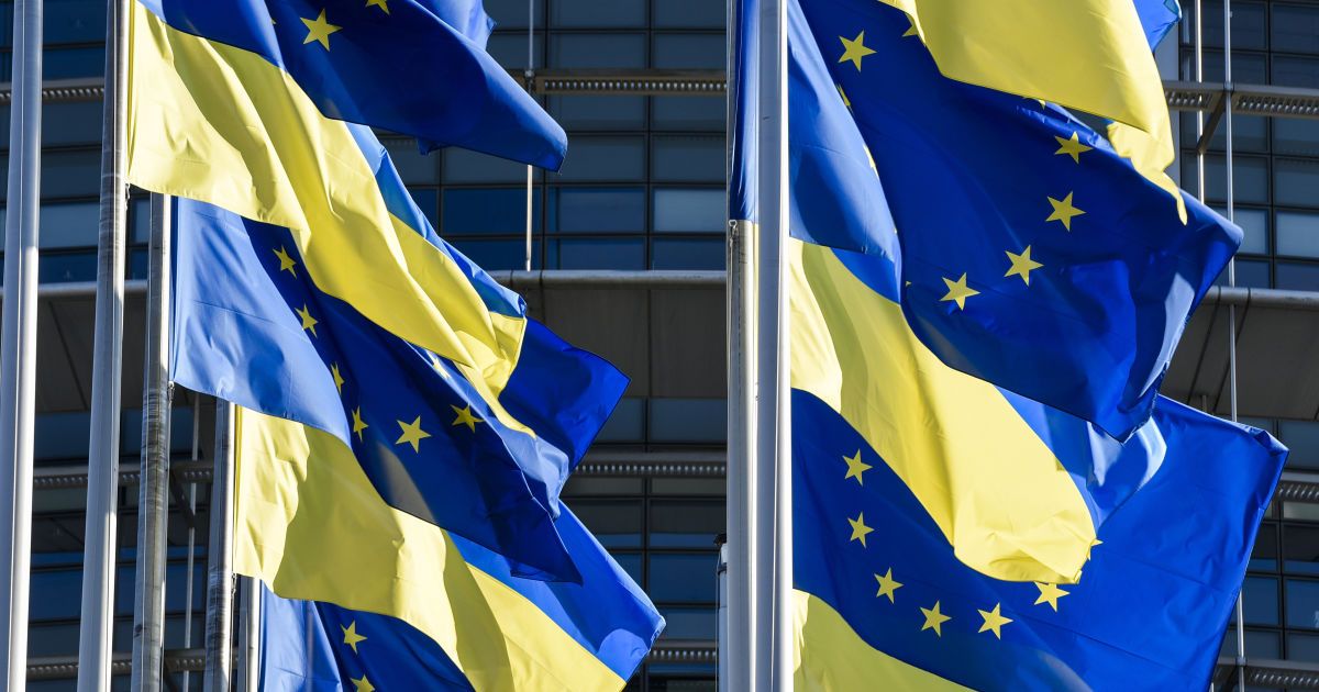 Деньги в обмен на борьбу с коррупцией: СМИ раскрыли план послевоенного восстановления Украины от ЕС