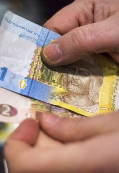 На чому найбільше економлять українці. Інфографіка