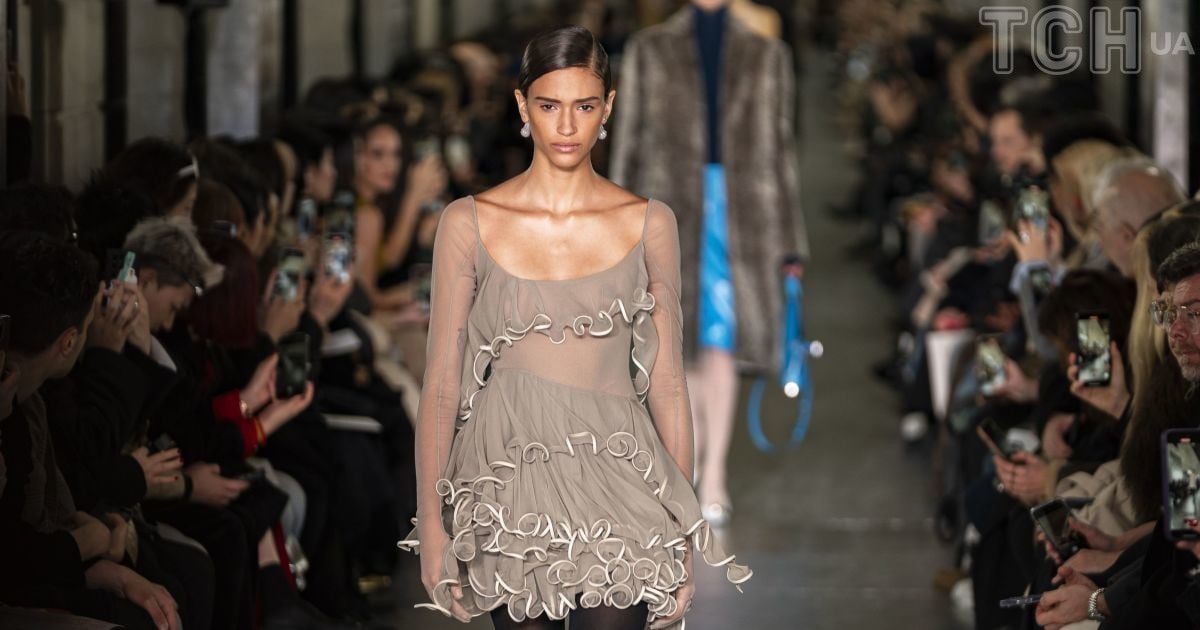 Показ коллекции Tory Burch осень-зима 2024